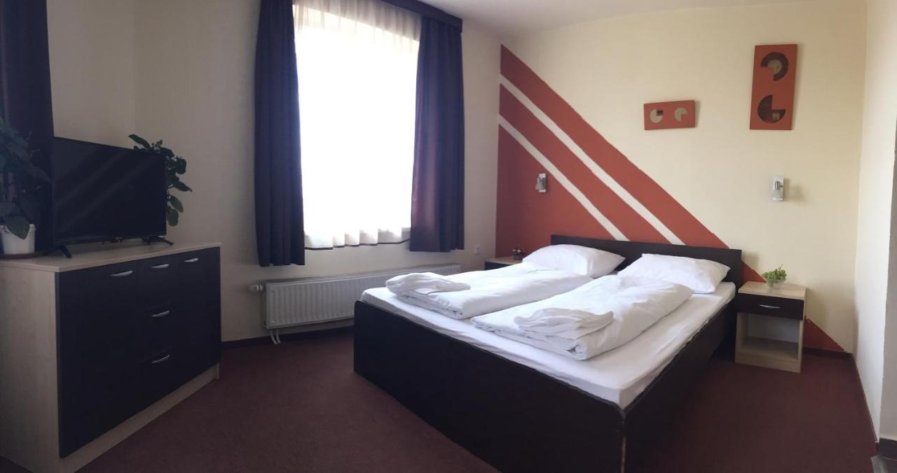 City Hotel Agoston 페치 외부 사진