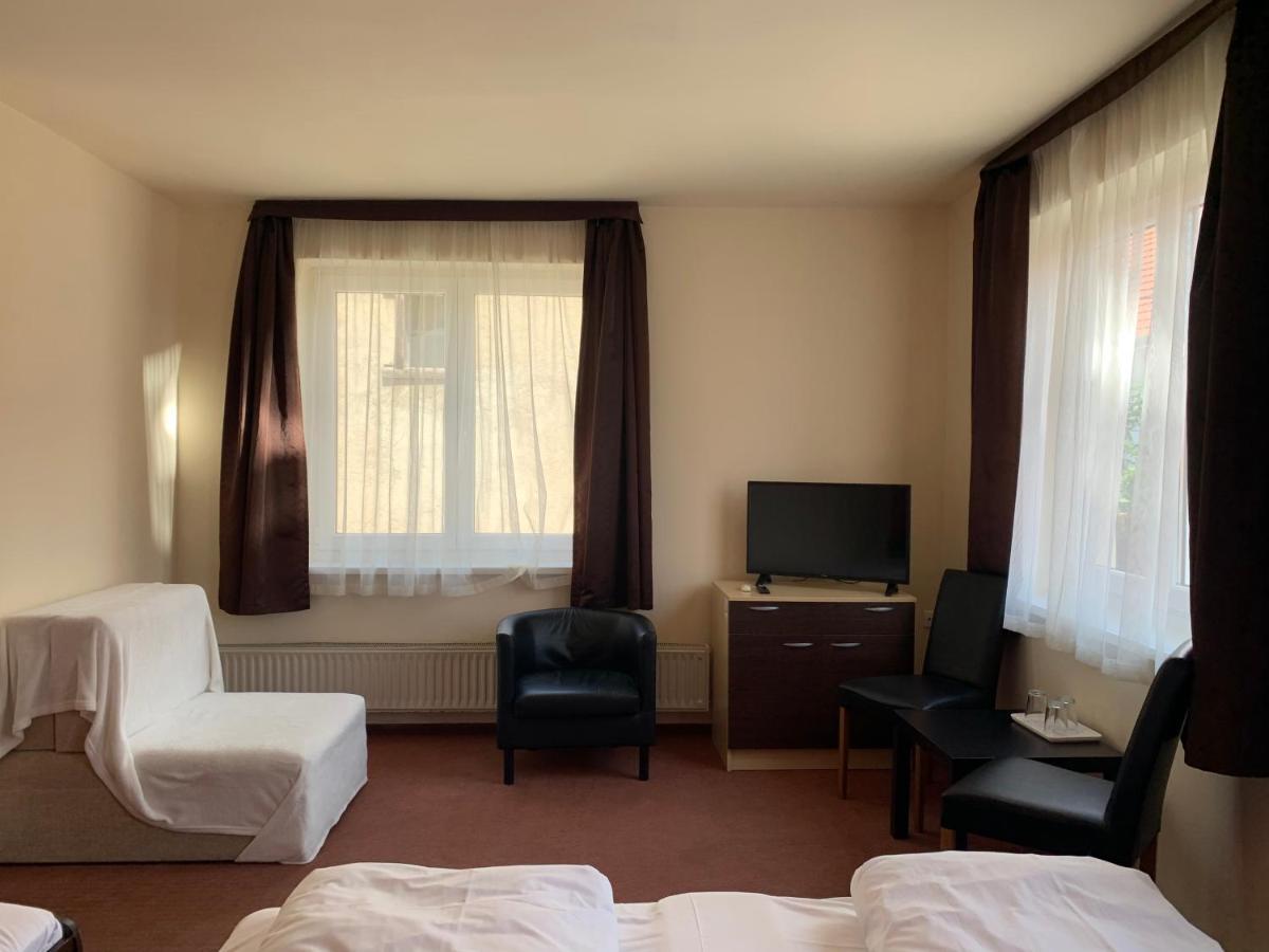 City Hotel Agoston 페치 외부 사진