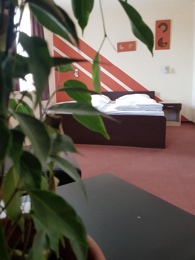 City Hotel Agoston 페치 외부 사진