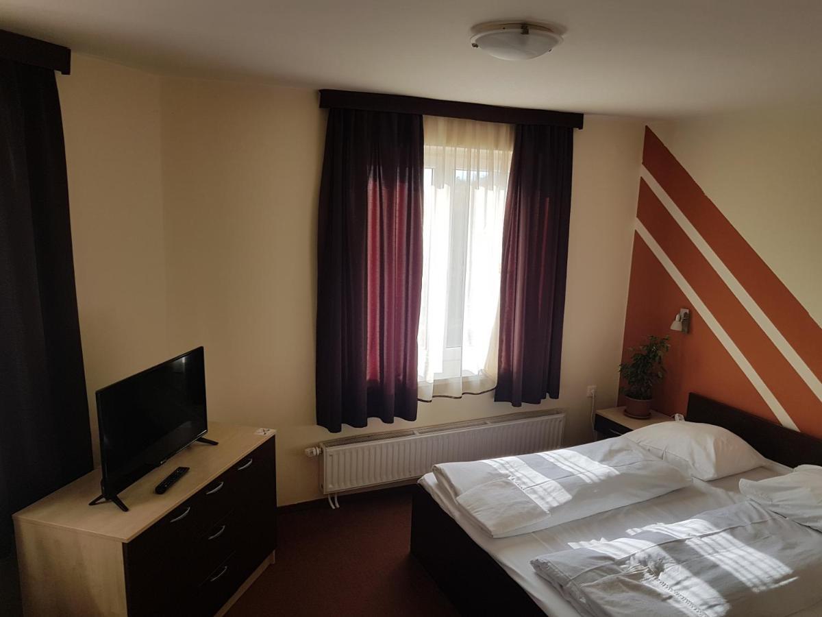 City Hotel Agoston 페치 외부 사진
